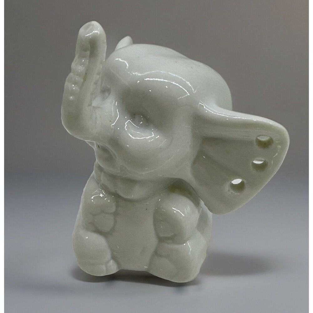 Vintage 70s White Porcelain Baby Elephant Earring Holder 3" Figurine Stand - Picture 2 of 8